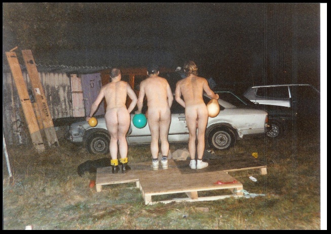 640x449 pixels (145K)